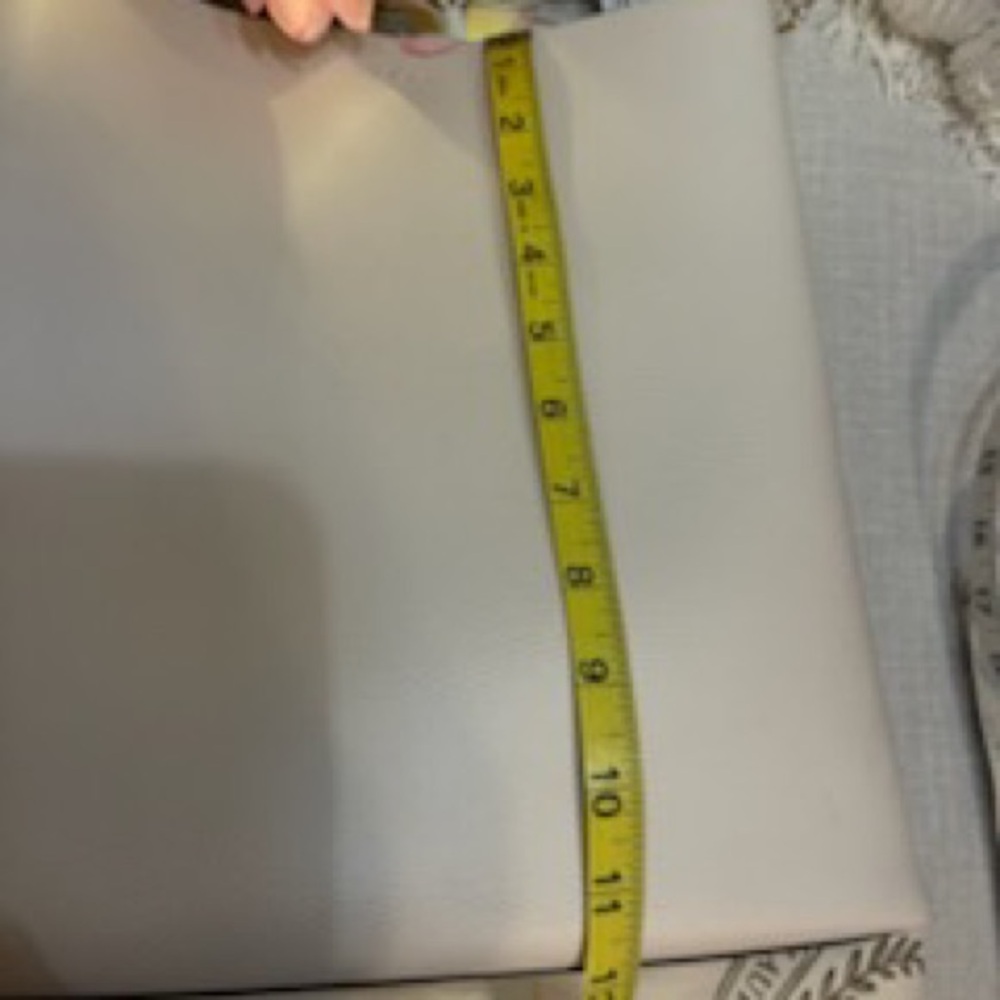 Coach Off-White Leather Shoulder Bag - Picture 4 of 11